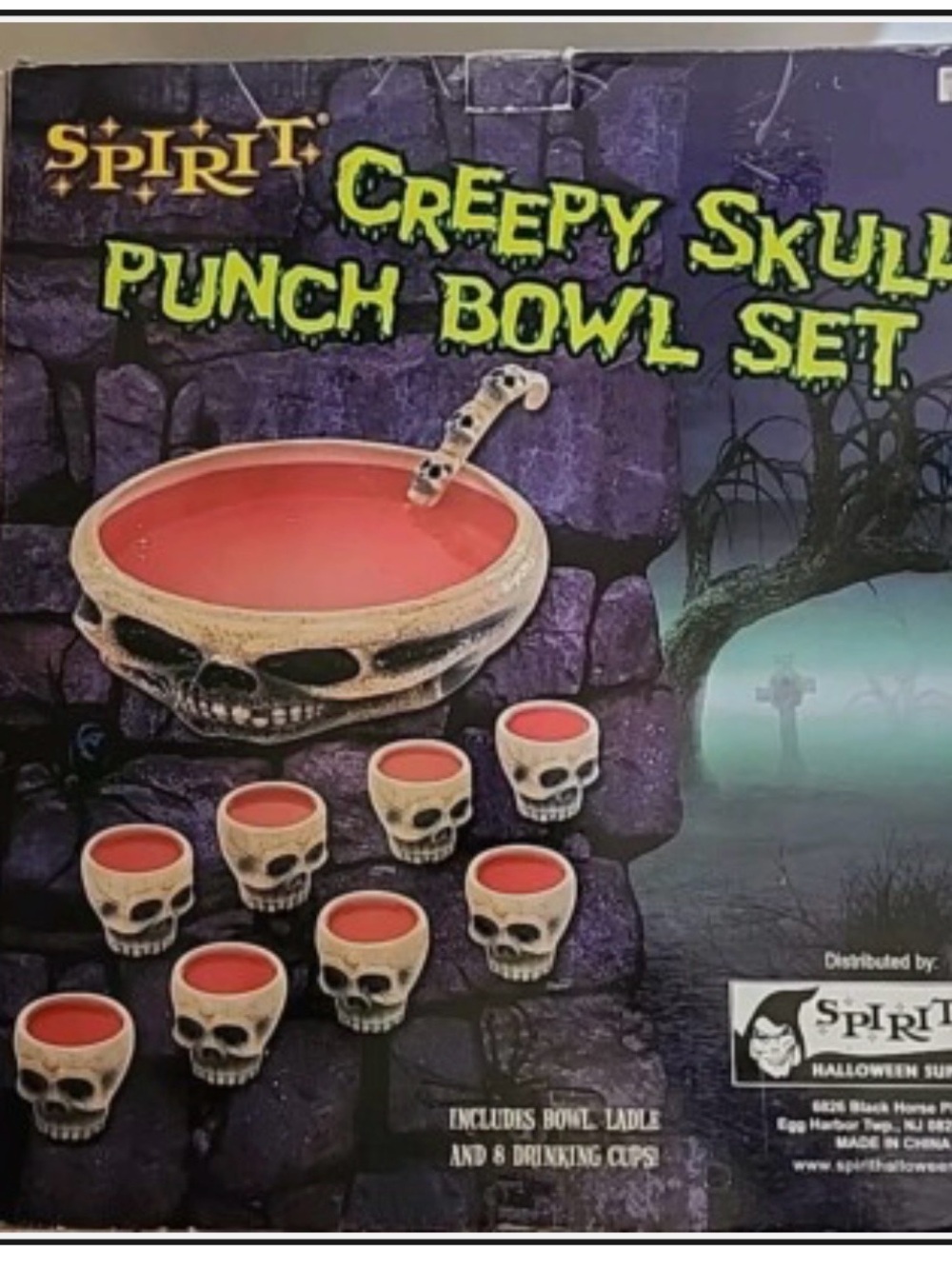 Spirit Creepy ceramic Skull Punch Bowl Set in cream